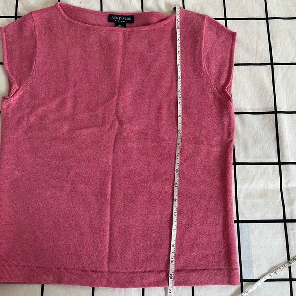 Ann Taylor 100% Cashmere Pink Short Sleeve Sweater - Picture 3 of 5